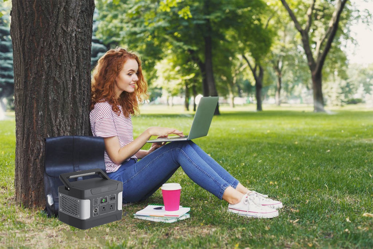 400W Energy Storage Emergency Solar Generator For Charging